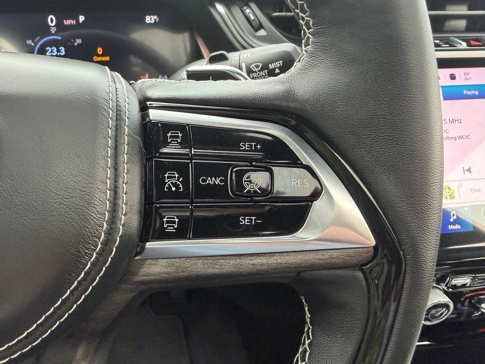 Used 2022 Jeep Grand Cherokee Overland w/ Adv Protech Group III AWD/4WD image 15