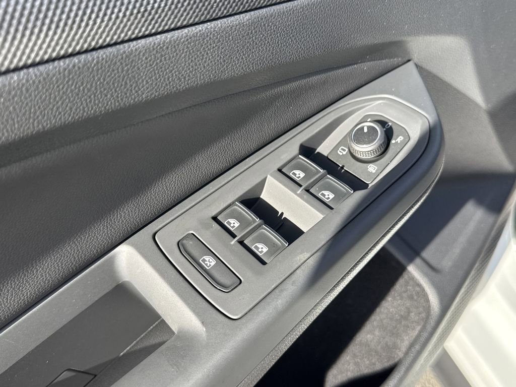 New 2026 Volkswagen GTI SE FWD image 24