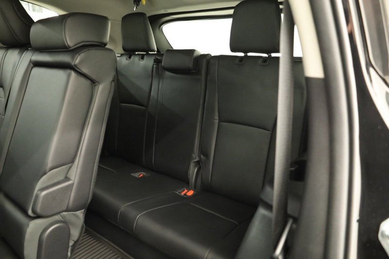 Used 2023 Toyota Highlander XLE image 37