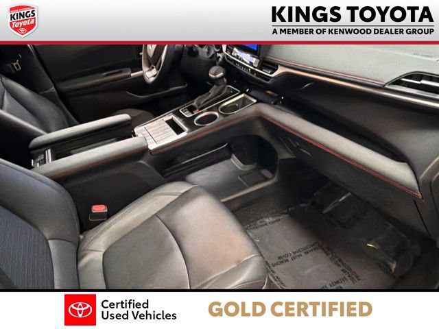 Used 2025 Toyota Sienna XSE AWD/4WD image 11