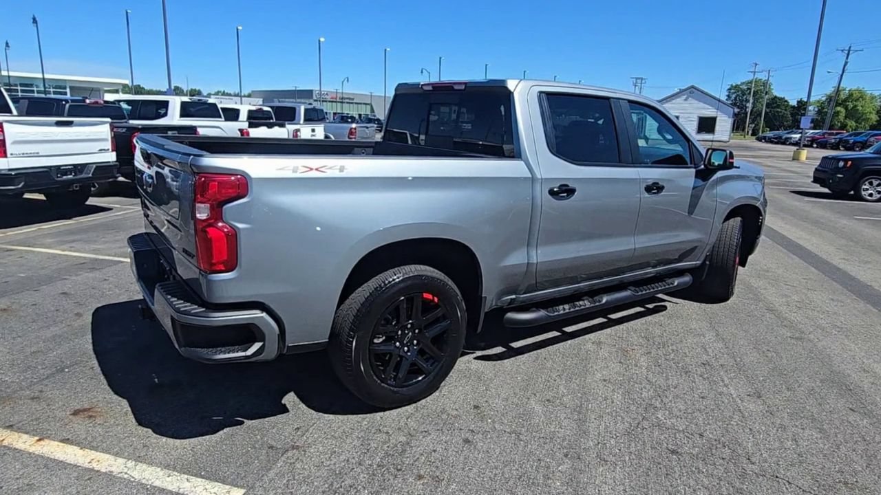 Certified 2025 Chevrolet Silverado 1500 RST w/ Redline Edition AWD/4WD image 9