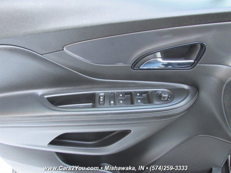 Used 2021 Buick Encore Preferred AWD/4WD image 9