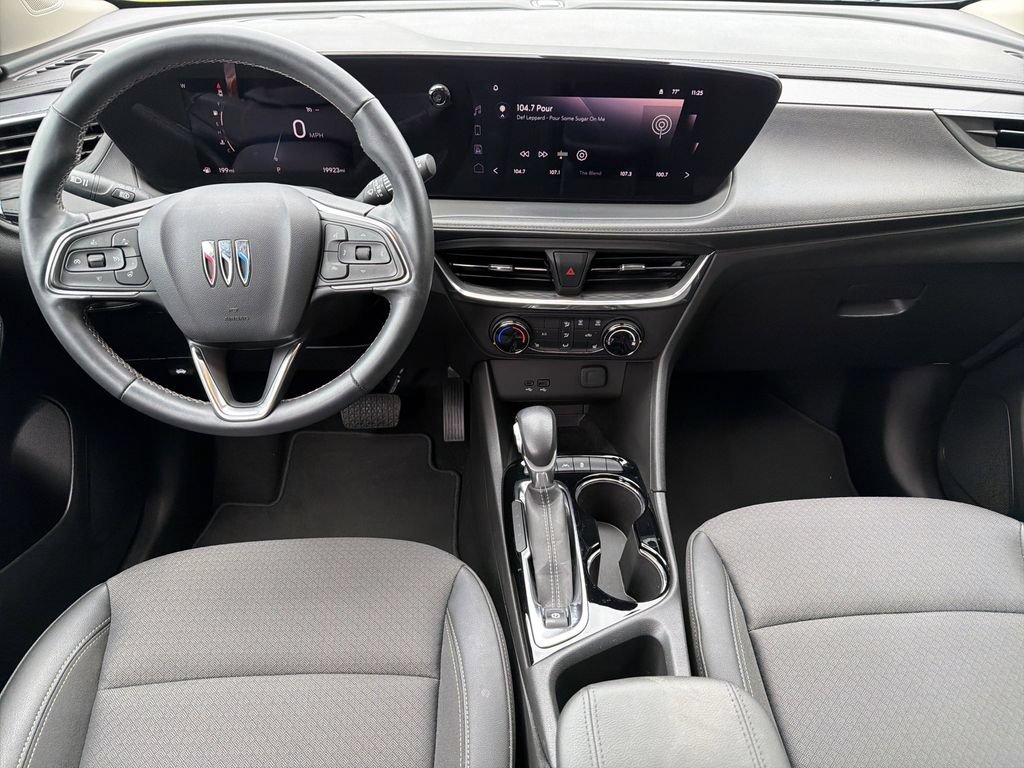 Used 2024 Buick Encore GX Preferred w/ Comfort Package FWD image 13