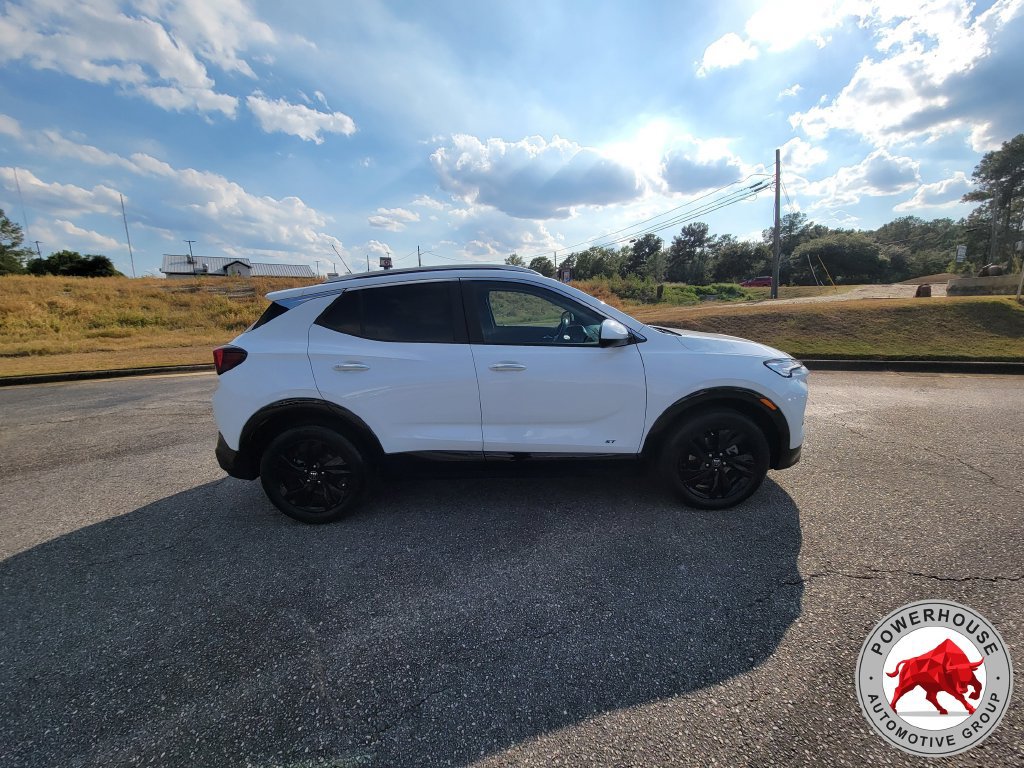 Used 2025 Buick Encore GX Sport Touring w/ Comfort Package AWD/4WD image 8