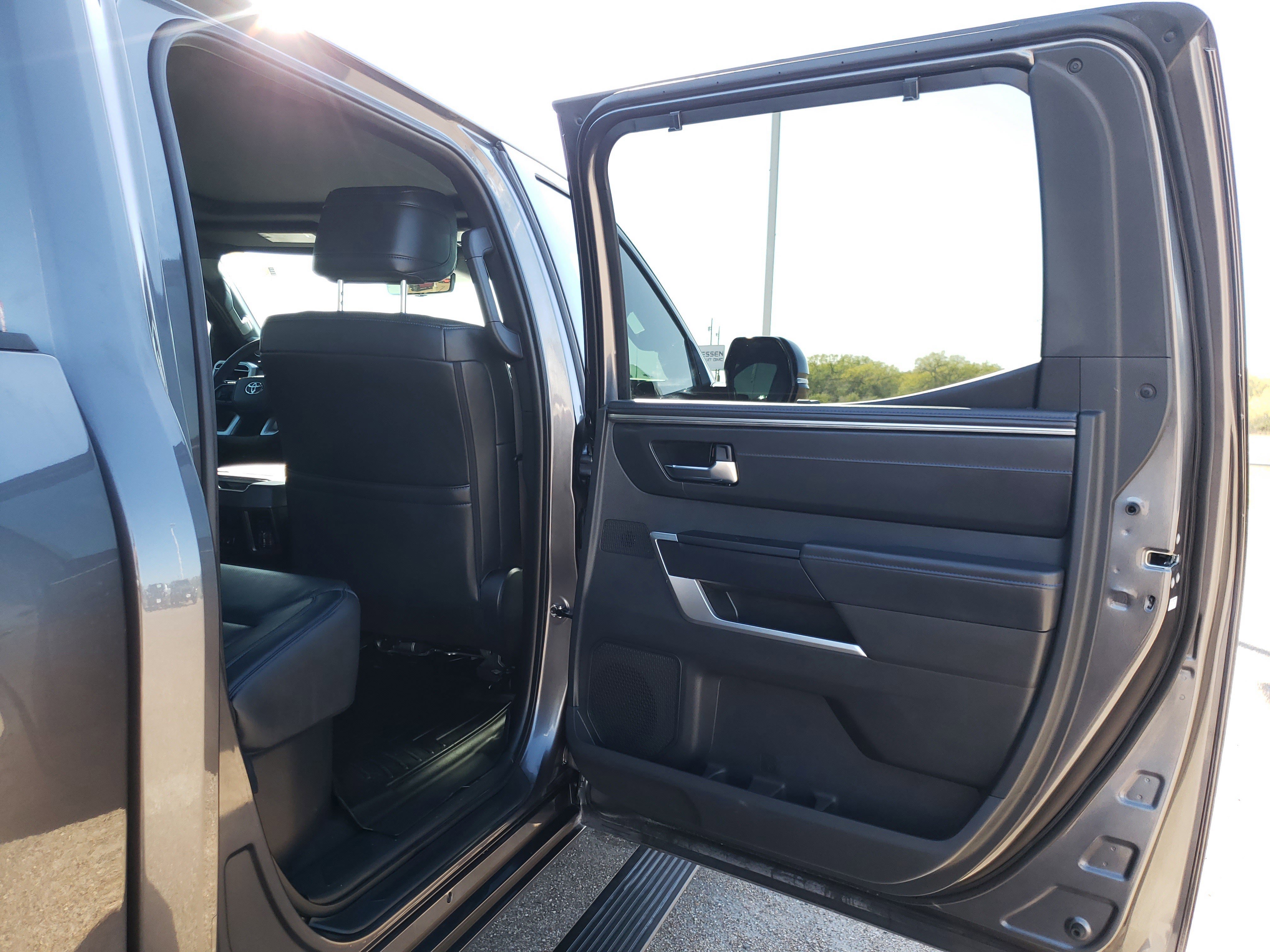 Used 2025 Toyota Tundra Platinum AWD/4WD image 16