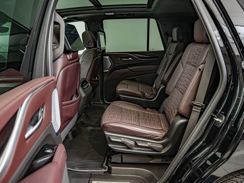 Used 2024 Cadillac Escalade Sport Platinum w/ Heavy-Duty Trailer Package AWD/4WD image 36