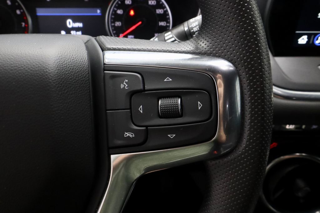 Used 2025 Chevrolet Blazer LT FWD image 29