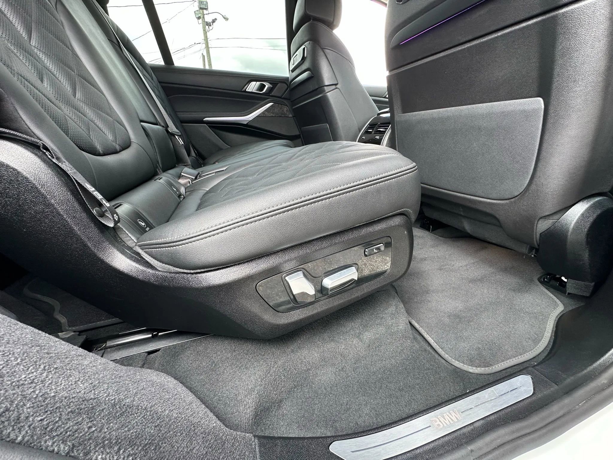 Used 2025 BMW X7 xDrive40i AWD/4WD image 19