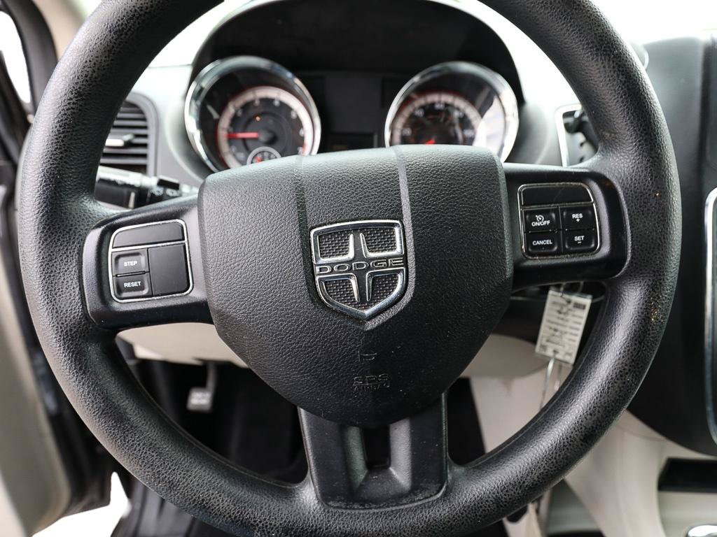 Used 2016 Dodge Grand Caravan SXT FWD image 16