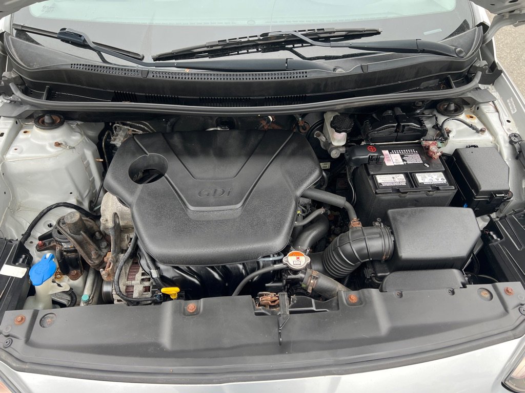 Used 2013 Hyundai Accent GLS image 30