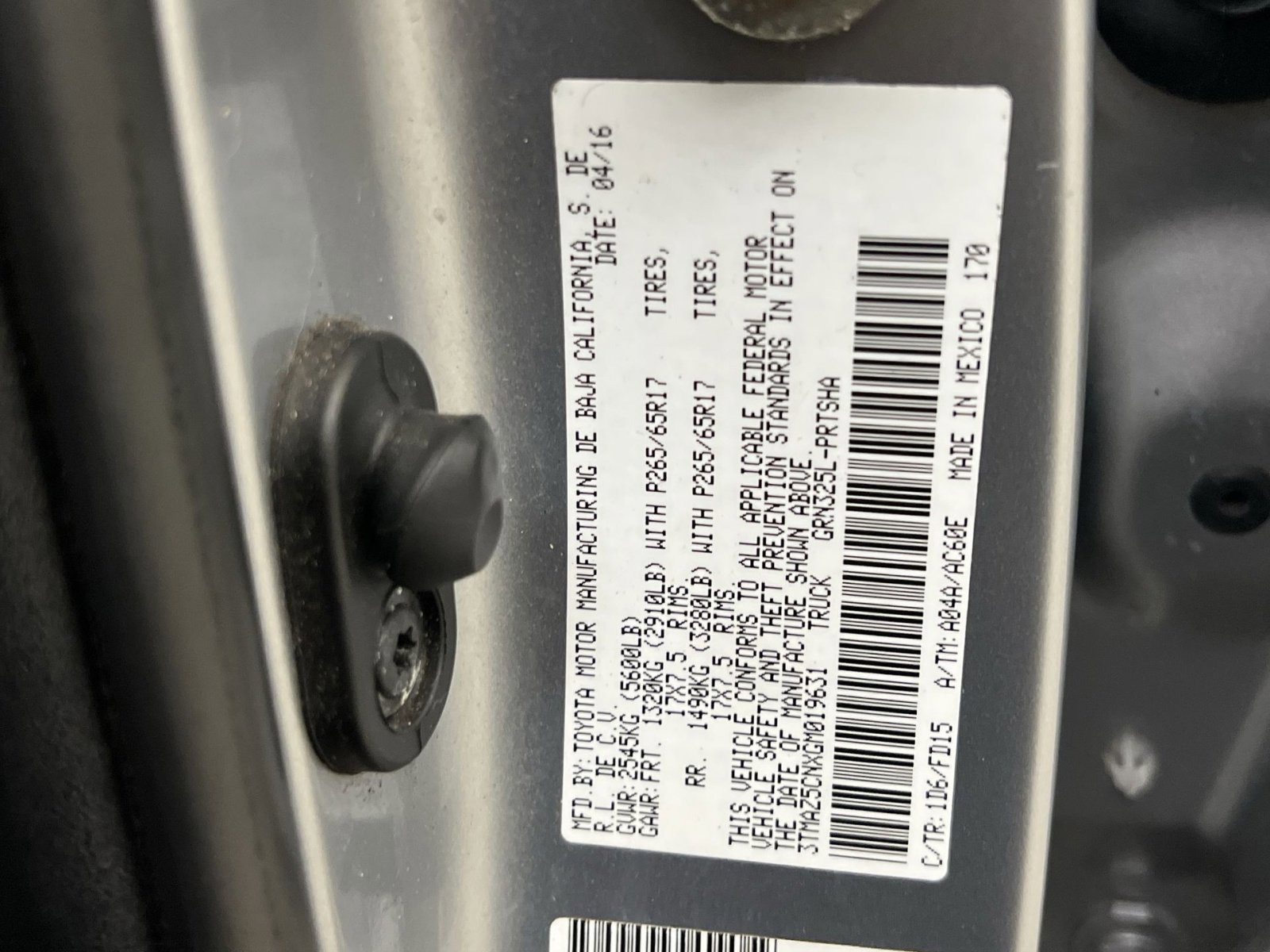 Used 2016 Toyota Tacoma TRD Sport image 34