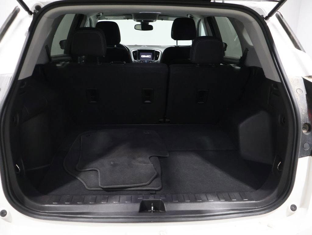 Used 2024 GMC Terrain SLE image 17