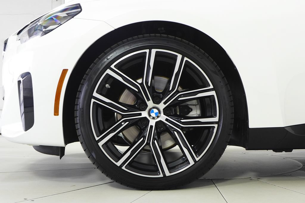 Certified 2023 BMW 230i xDrive Coupe w/ Convenience Package AWD/4WD image 5