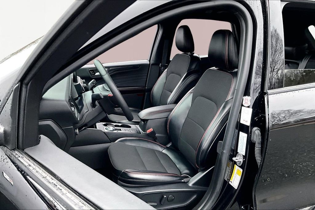 Used 2024 Ford Escape ST-Line image 15