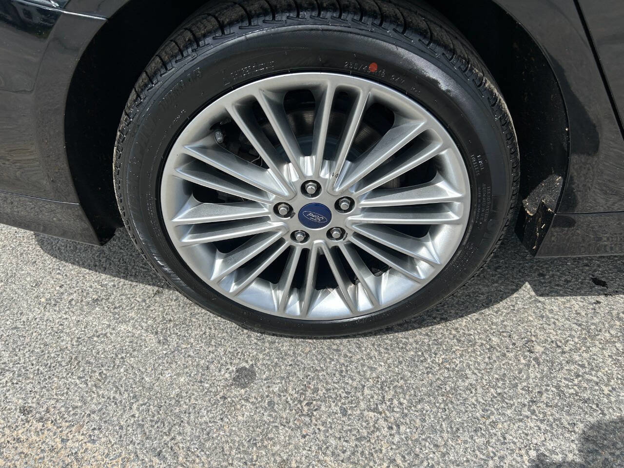 Used 2016 Ford Fusion SE w/ Equipment Group 202A AWD/4WD image 17