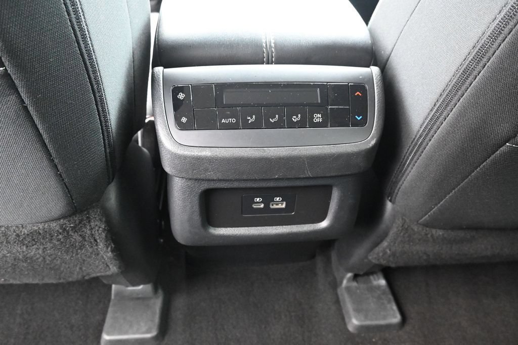 Used 2025 Nissan Pathfinder SV FWD image 19