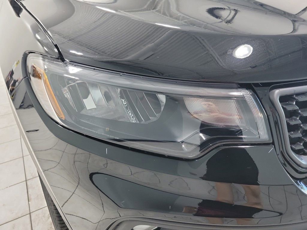 New 2025 Jeep Compass Latitude w/ Sun & Sound Group image 31