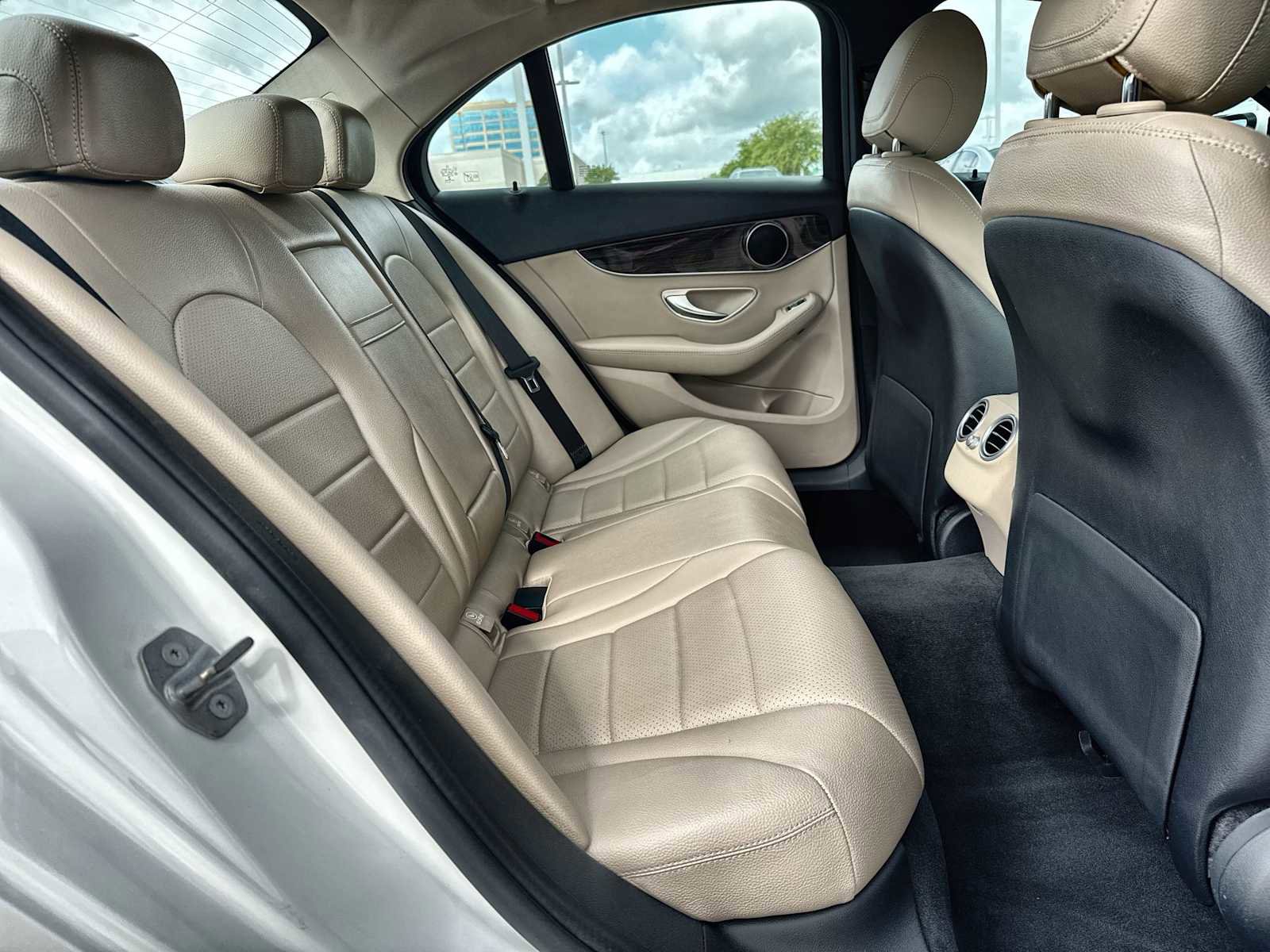 Used 2019 Mercedes-Benz C 300 Sedan image 19