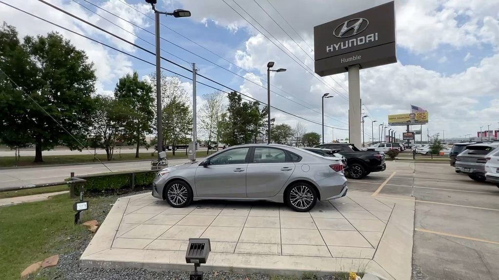 Used 2023 Kia Forte GT-Line image 3