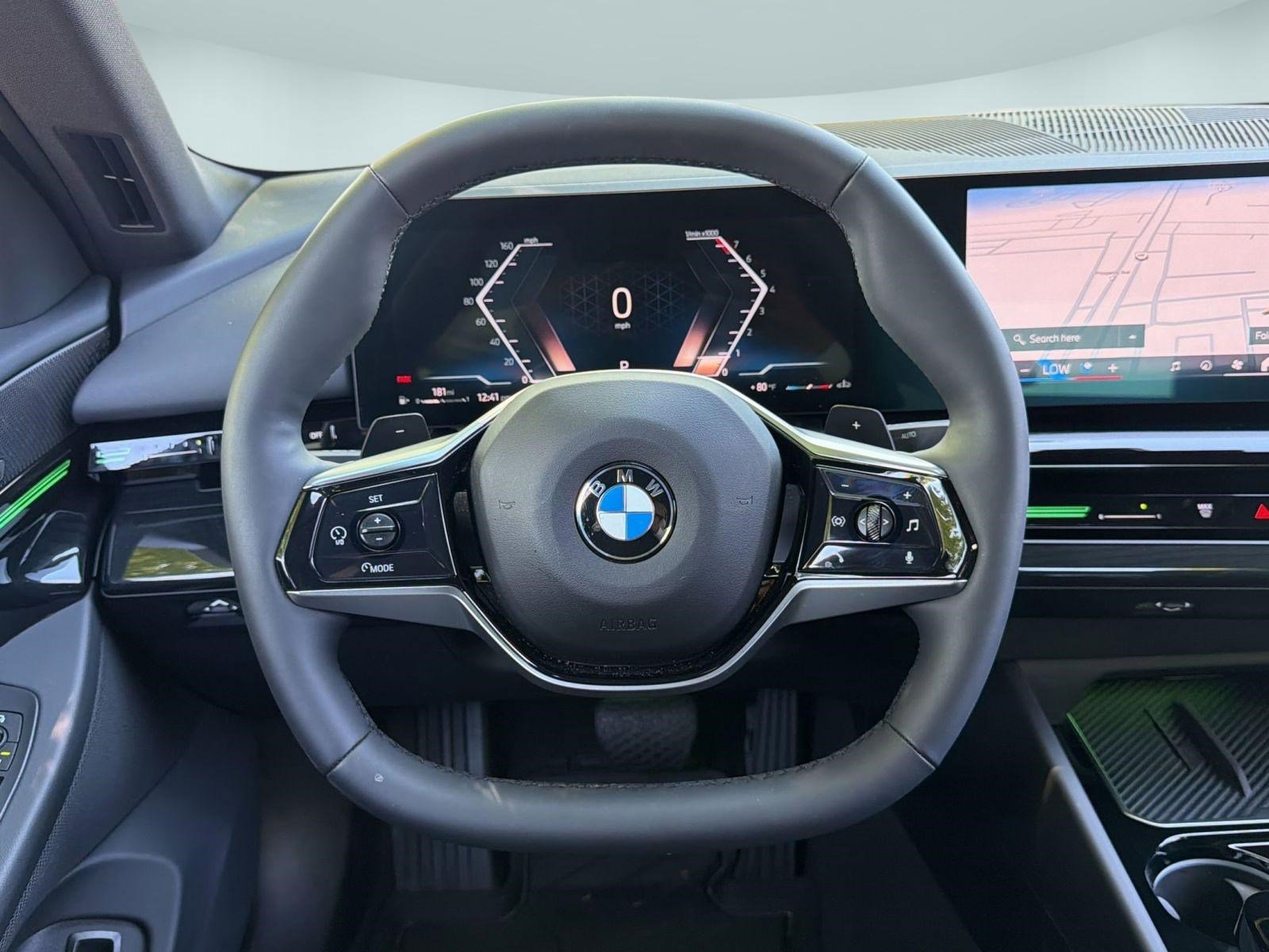 Certified 2025 BMW 530i xDrive w/ Premium Package AWD/4WD image 18