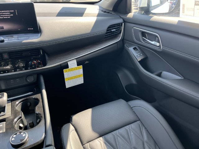 New 2026 Nissan Rogue Platinum AWD/4WD image 16