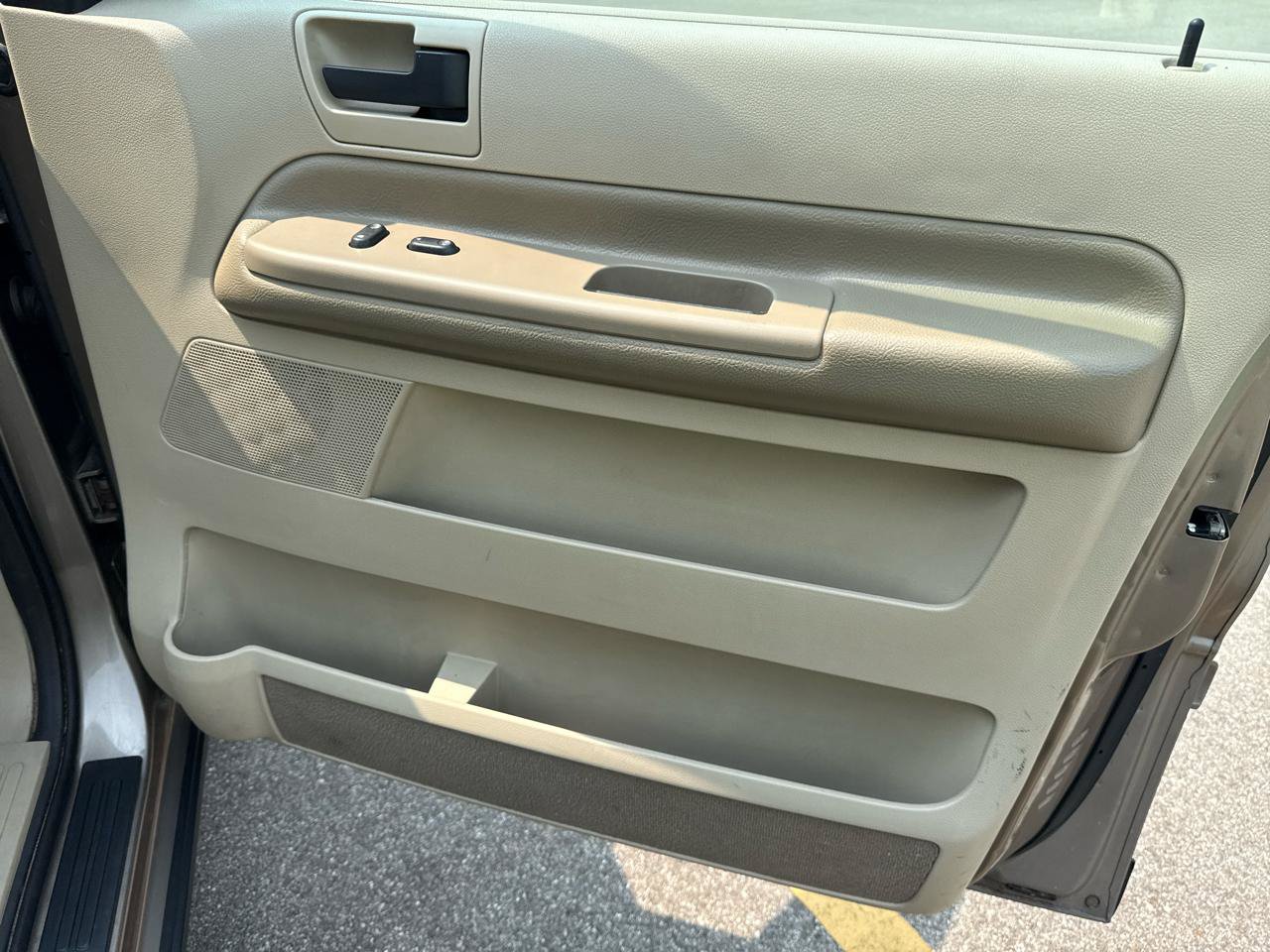 Used 2004 Ford Freestar SES FWD image 22