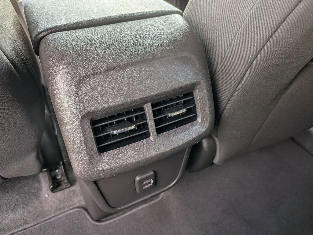 Used 2024 Chevrolet Equinox LT image 24