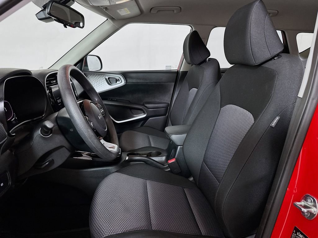 Used 2025 Kia Soul S FWD image 8