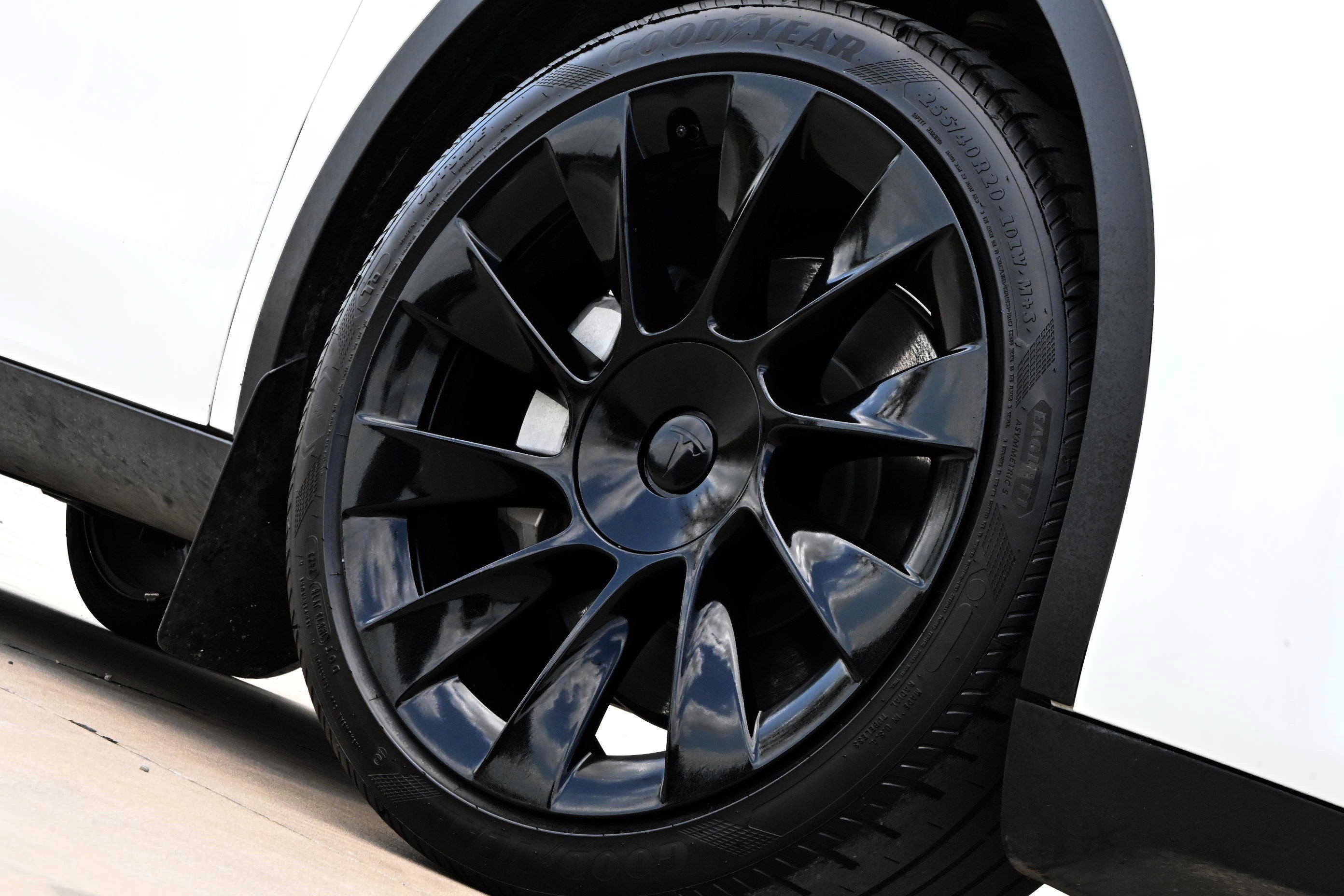 Used 2023 Tesla Model Y Long Range AWD/4WD image 11