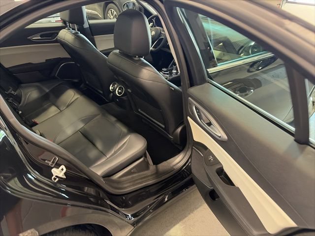 Used 2018 Alfa Romeo Giulia Ti AWD/4WD image 15