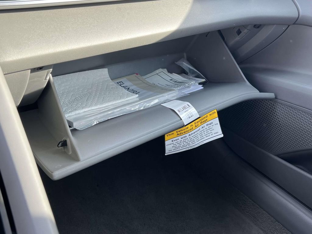Used 2024 Hyundai Elantra SEL w/ Convenience Package image 41