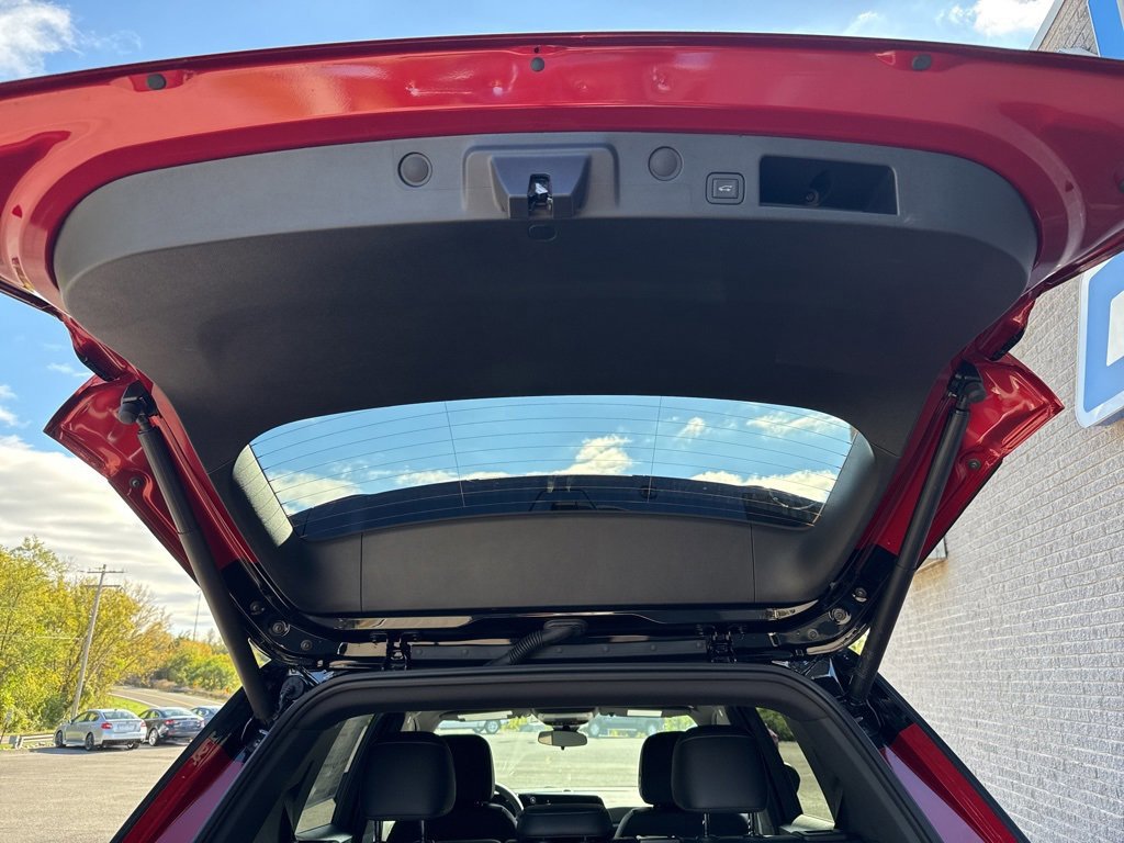 New 2026 Chevrolet Equinox LT w/ Convenience Package II image 8