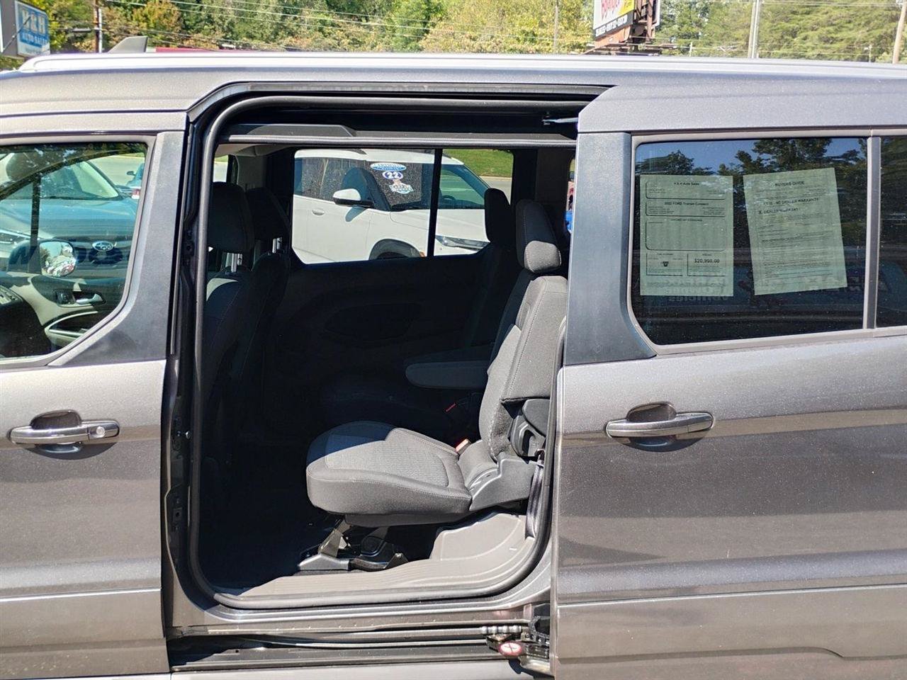Used 2022 Ford Transit Connect XLT FWD image 18
