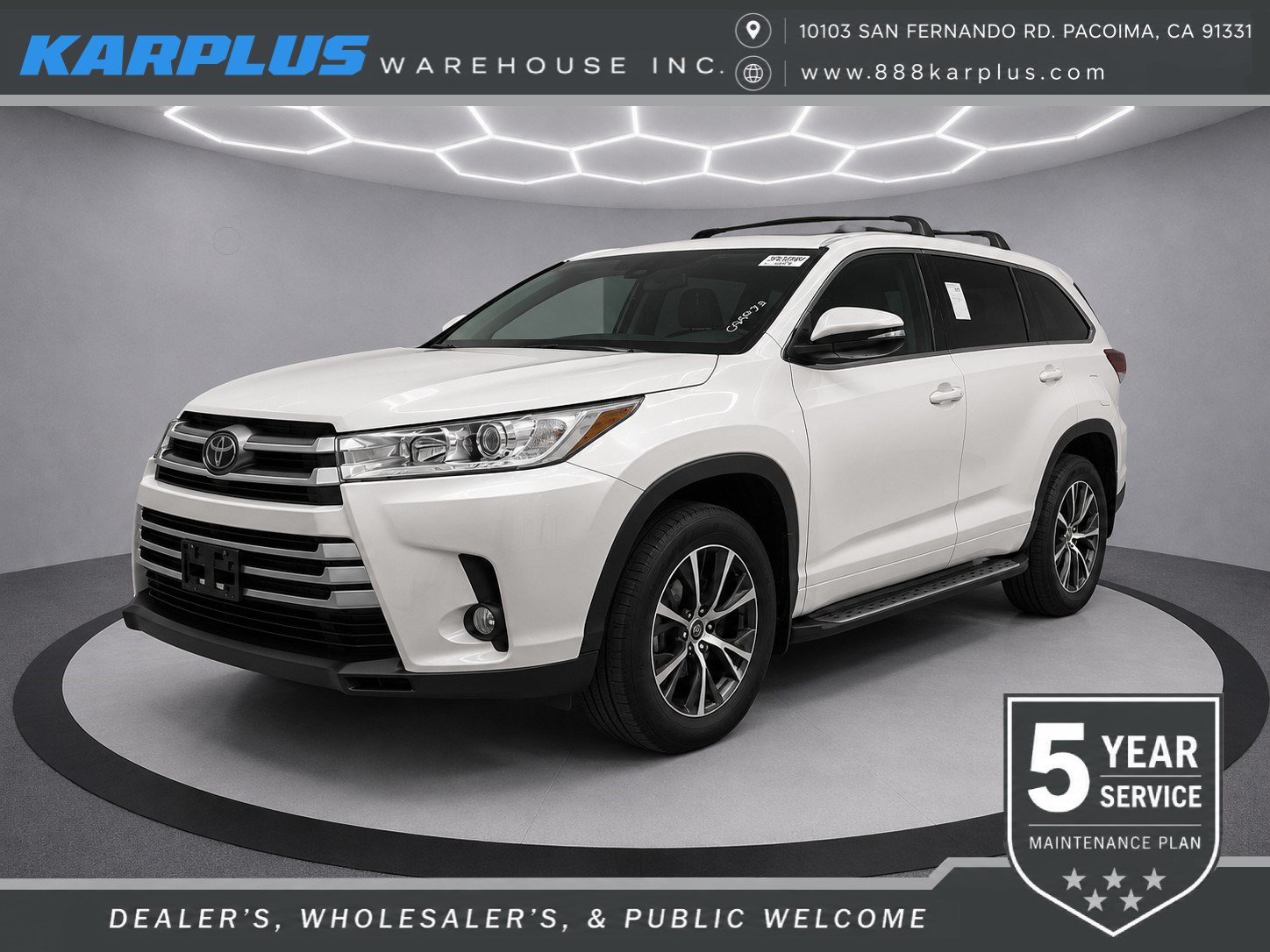 Used 2018 Toyota Highlander LE FWD image 1