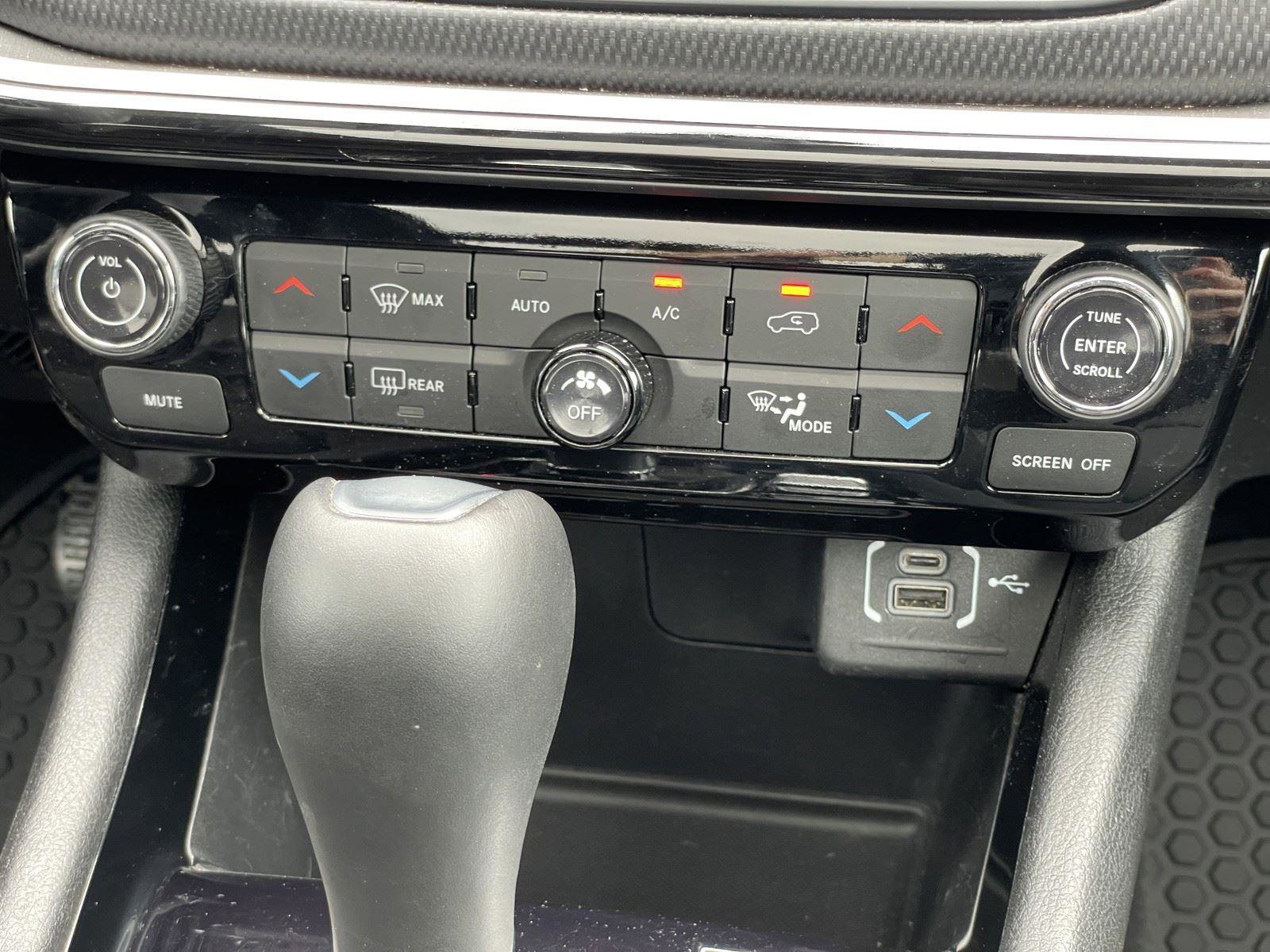 Used 2024 Jeep Compass Trailhawk w/ Trailhawk Elite Group image 24