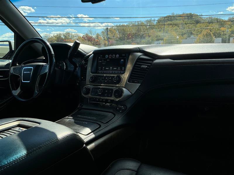 Used 2018 GMC Yukon Denali AWD/4WD image 38