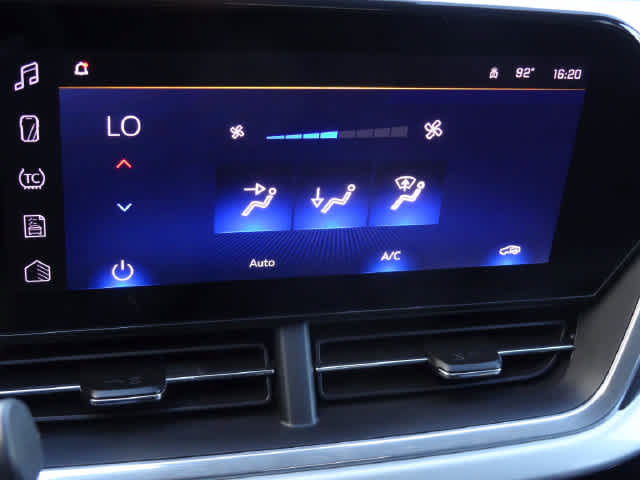 Used 2024 Chevrolet Trax LT FWD image 21