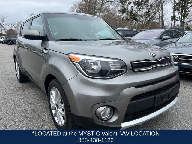 Used 2017 Kia Soul + image 4