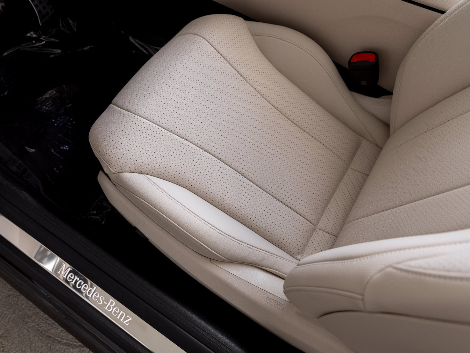 New 2027 Mercedes-Benz CLE 300 4MATIC Cabriolet image 13