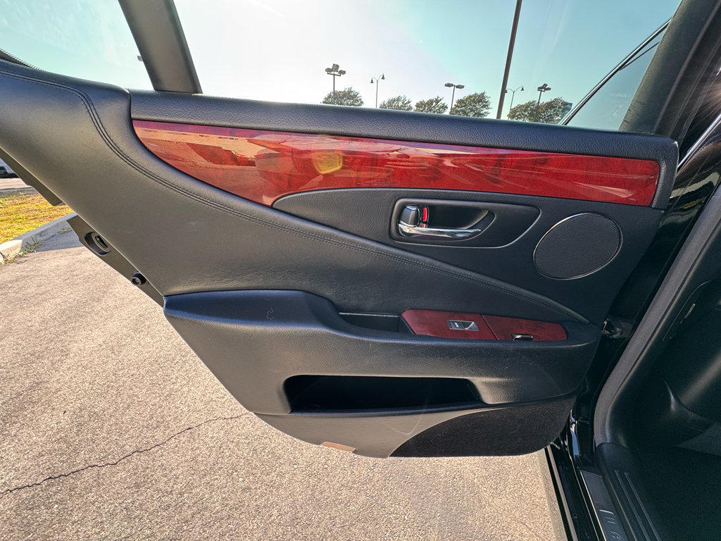 Used 2011 Lexus LS 460 w/ Comfort Pkg RWD image 22