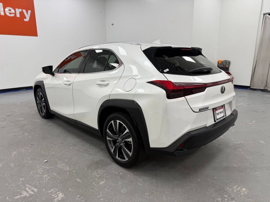 Used 2021 Lexus UX 200 w/ Accessory Package (Z1) FWD image 8