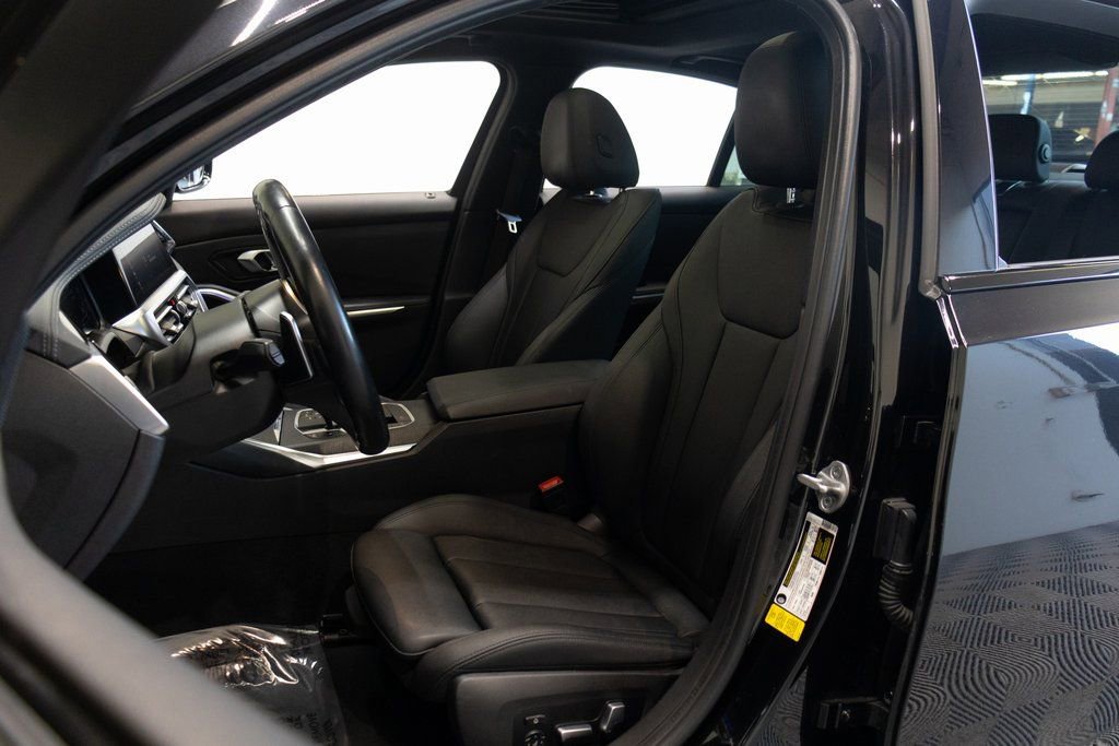 Used 2021 BMW M340i w/ Driving Assistance Package image 17