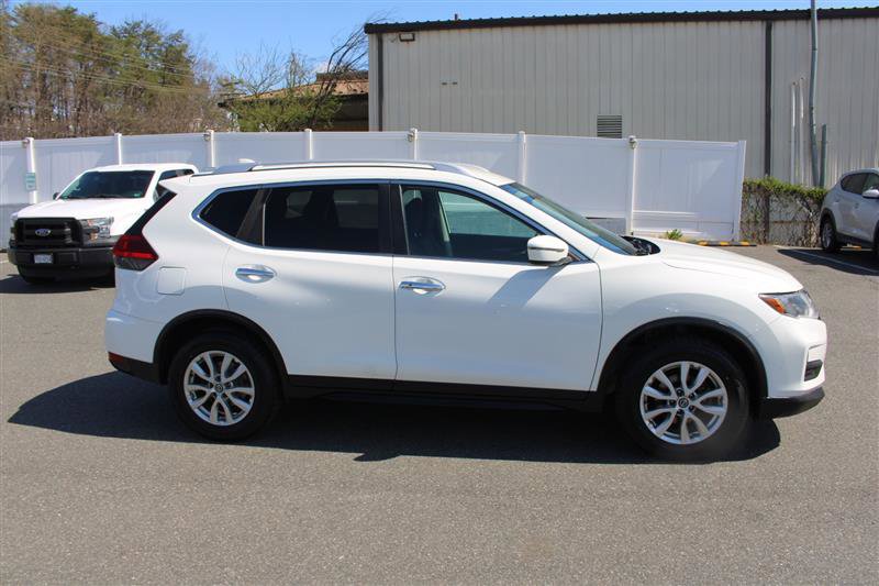 Used 2017 Nissan Rogue SV image 8