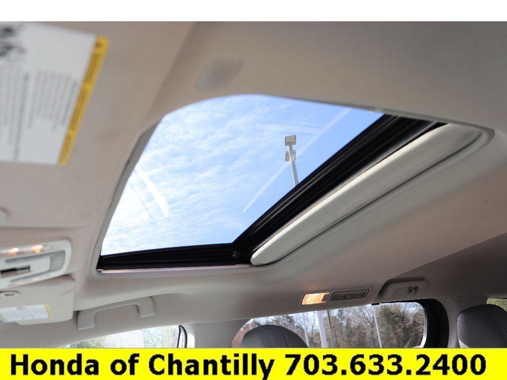 Used 2024 Toyota Sienna XLE image 20