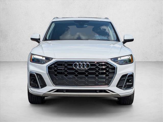 Certified 2024 Audi Q5 e Premium Plus w/ Premium Plus Package AWD/4WD image 2