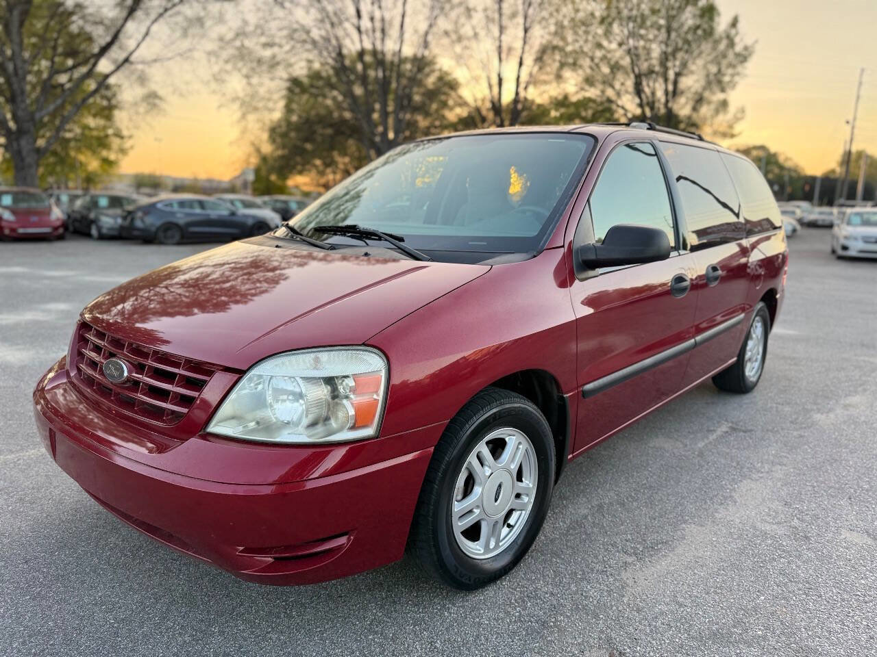 Used 2004 Ford Freestar SE image 1