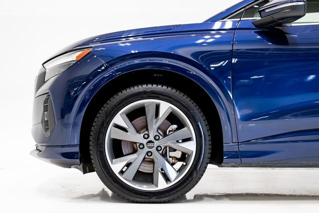 Used 2022 Audi Q4 e-tron Premium w/ Convenience Package AWD/4WD image 6
