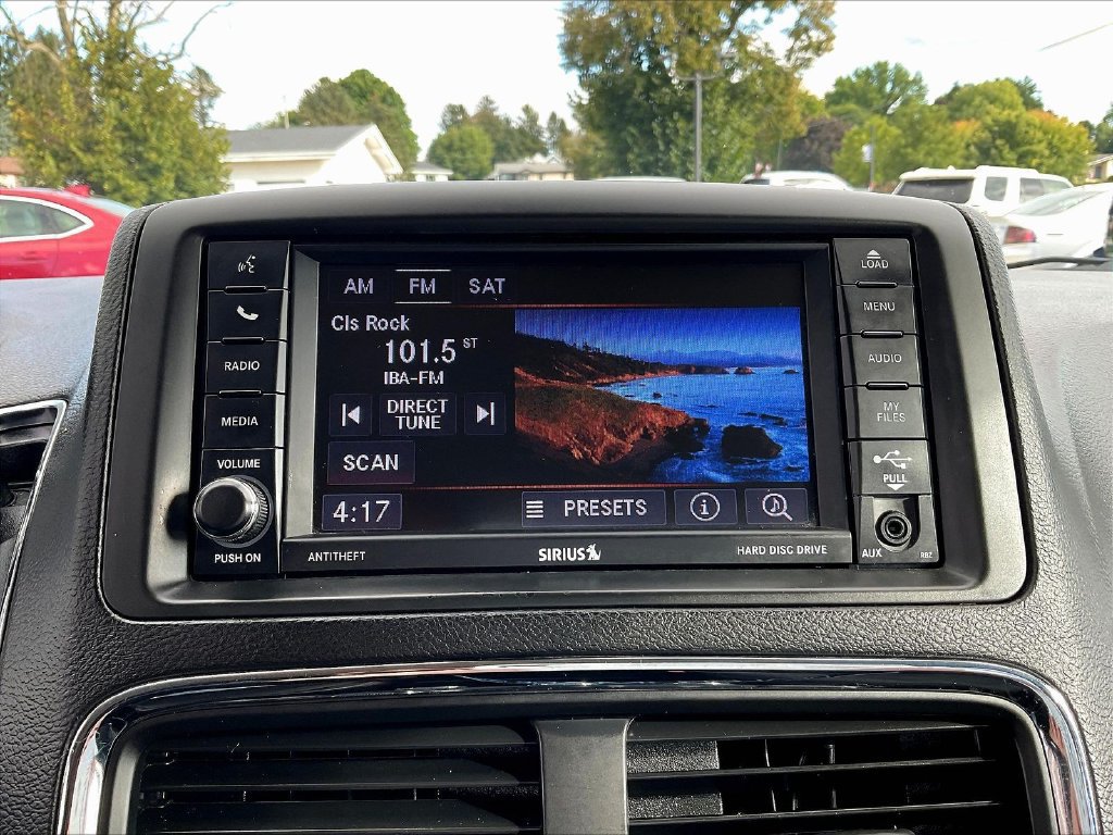 Used 2019 Dodge Grand Caravan SE w/ UConnect Hands-Free Group FWD image 15