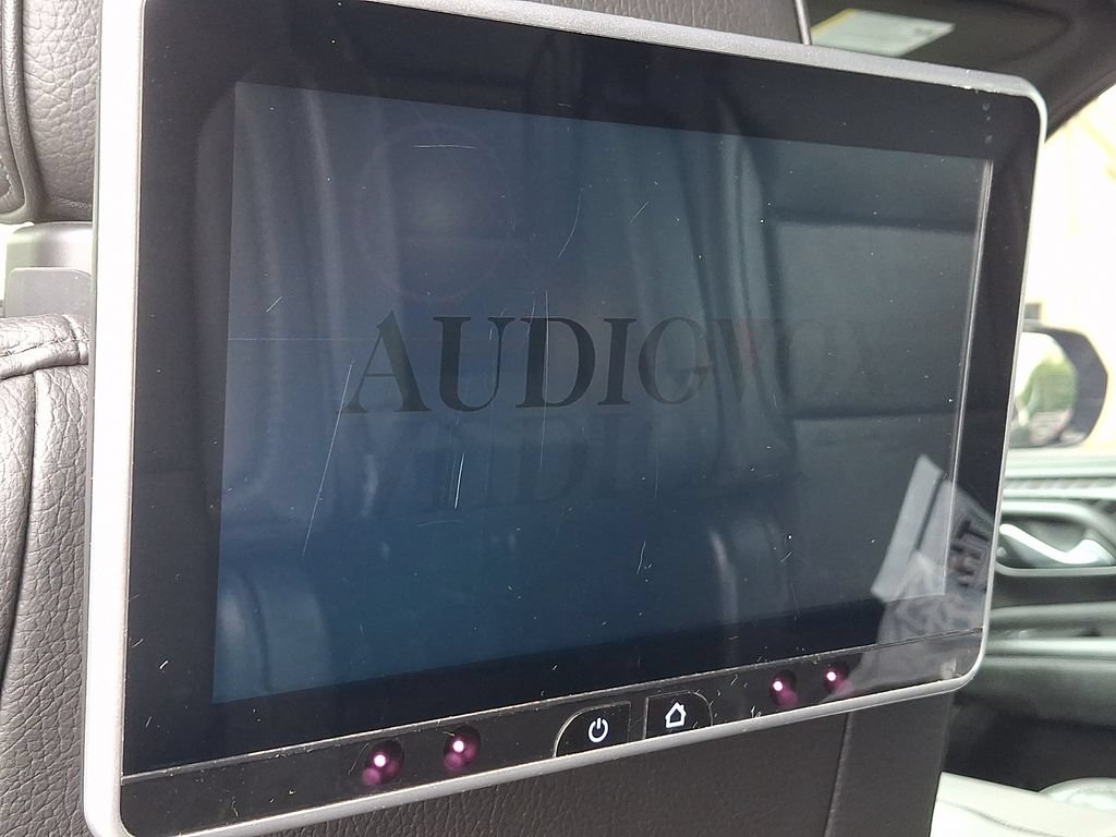 Used 2022 GMC Yukon Denali AWD/4WD image 13