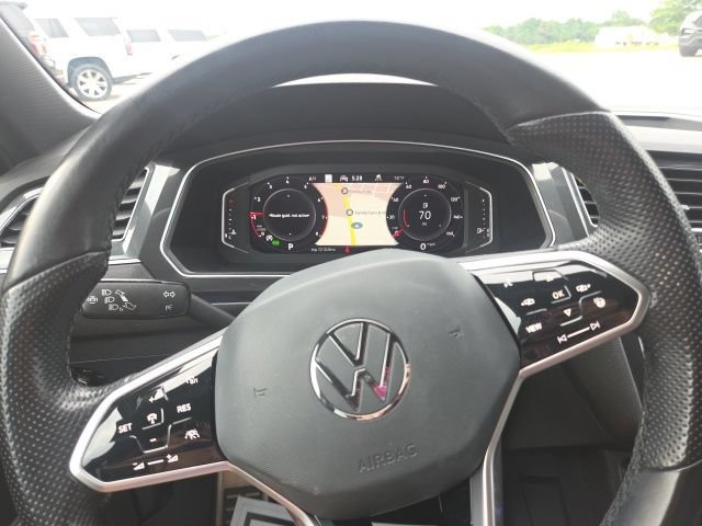 Used 2022 Volkswagen Tiguan SEL R-Line AWD/4WD image 27